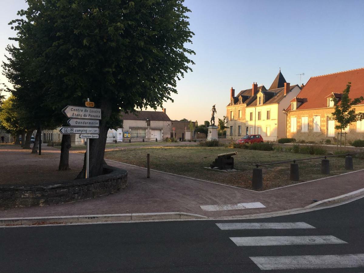 Charmant T2 Rdc Dans Residence Avec Parc Arbore Saint-Pierre-le-Moûtier Exterior foto