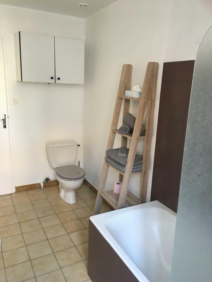 Charmant T2 Rdc Dans Residence Avec Parc Arbore Saint-Pierre-le-Moûtier Exterior foto